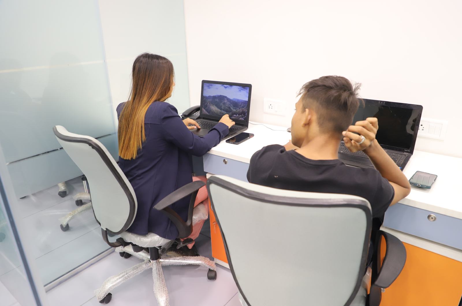 coworking space dedicated desk in borivali